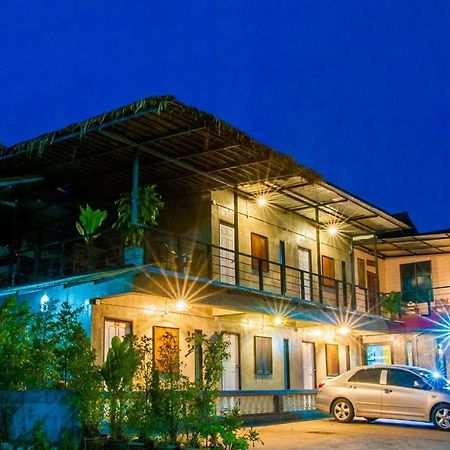 Baantung Homestay 묵다한 외부 사진